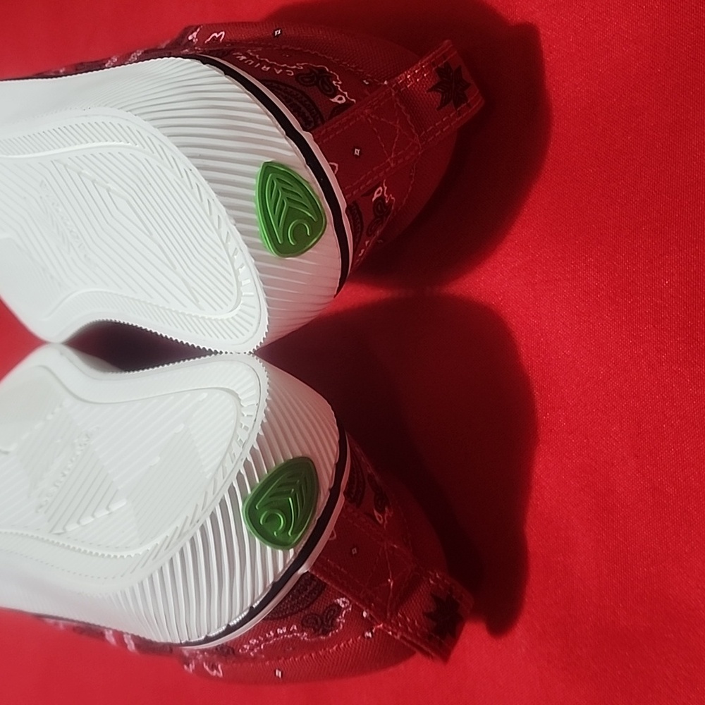 Cariuma Oca Low Red Bandana Canvas Sneaker Unisex - Picture 9 of 11